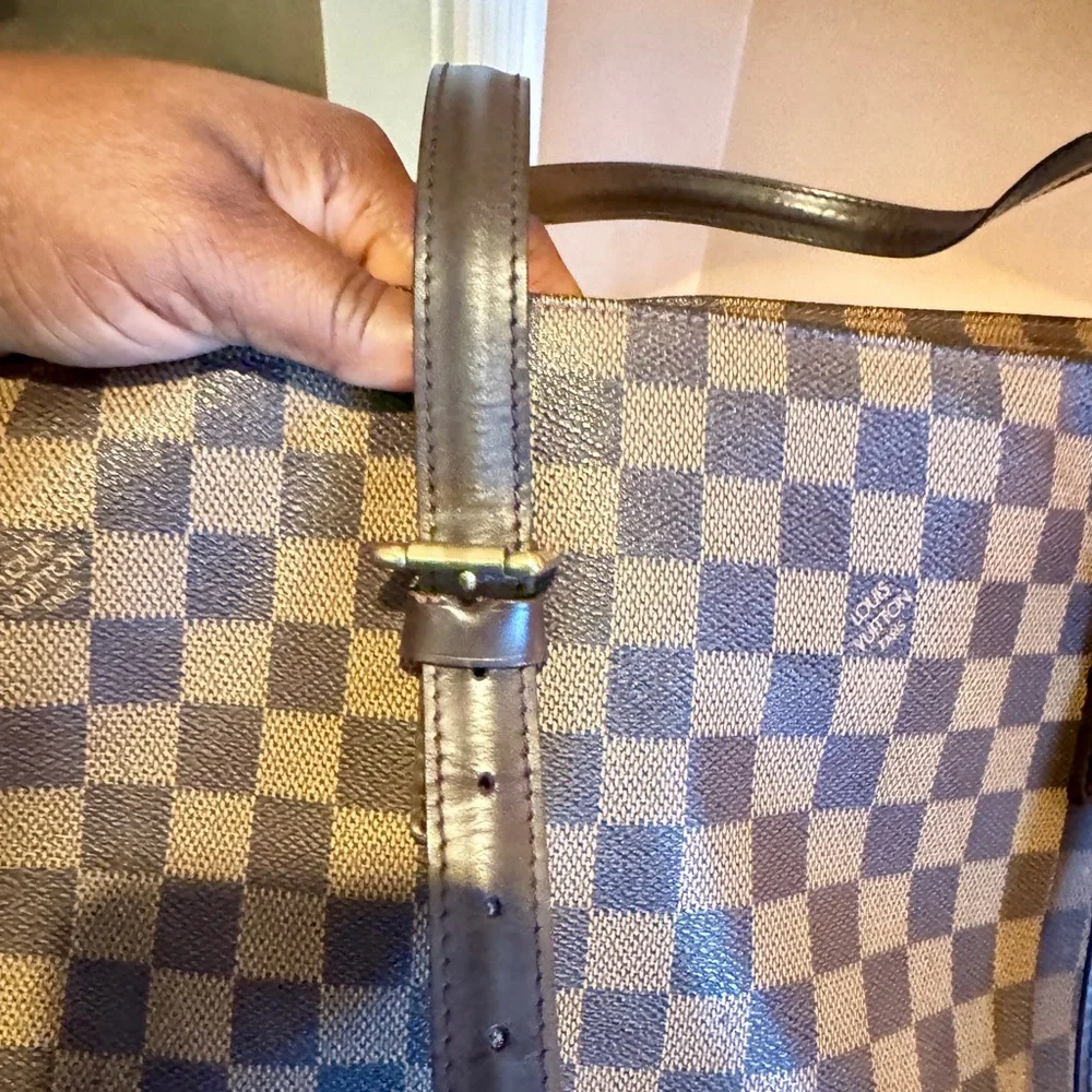 Louis Vuitton Chelsea tote bag with dust bag - Picture 13 of 14